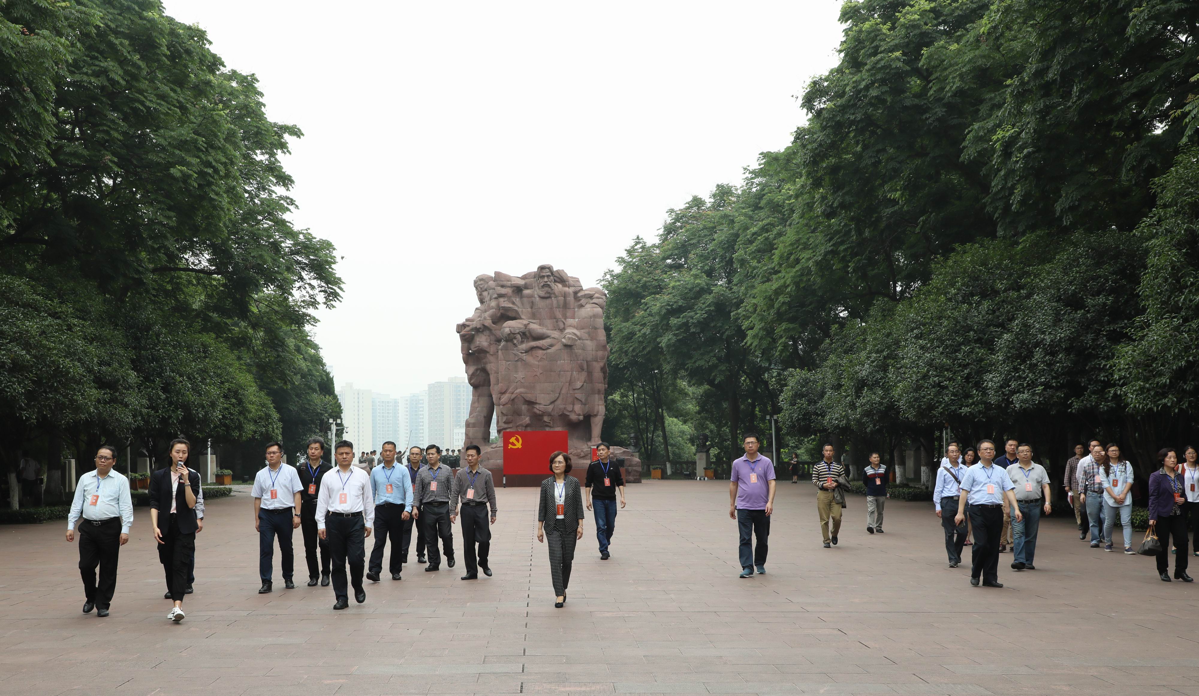 1558114495160022361.jpg 2 红岩连线学习.jpg