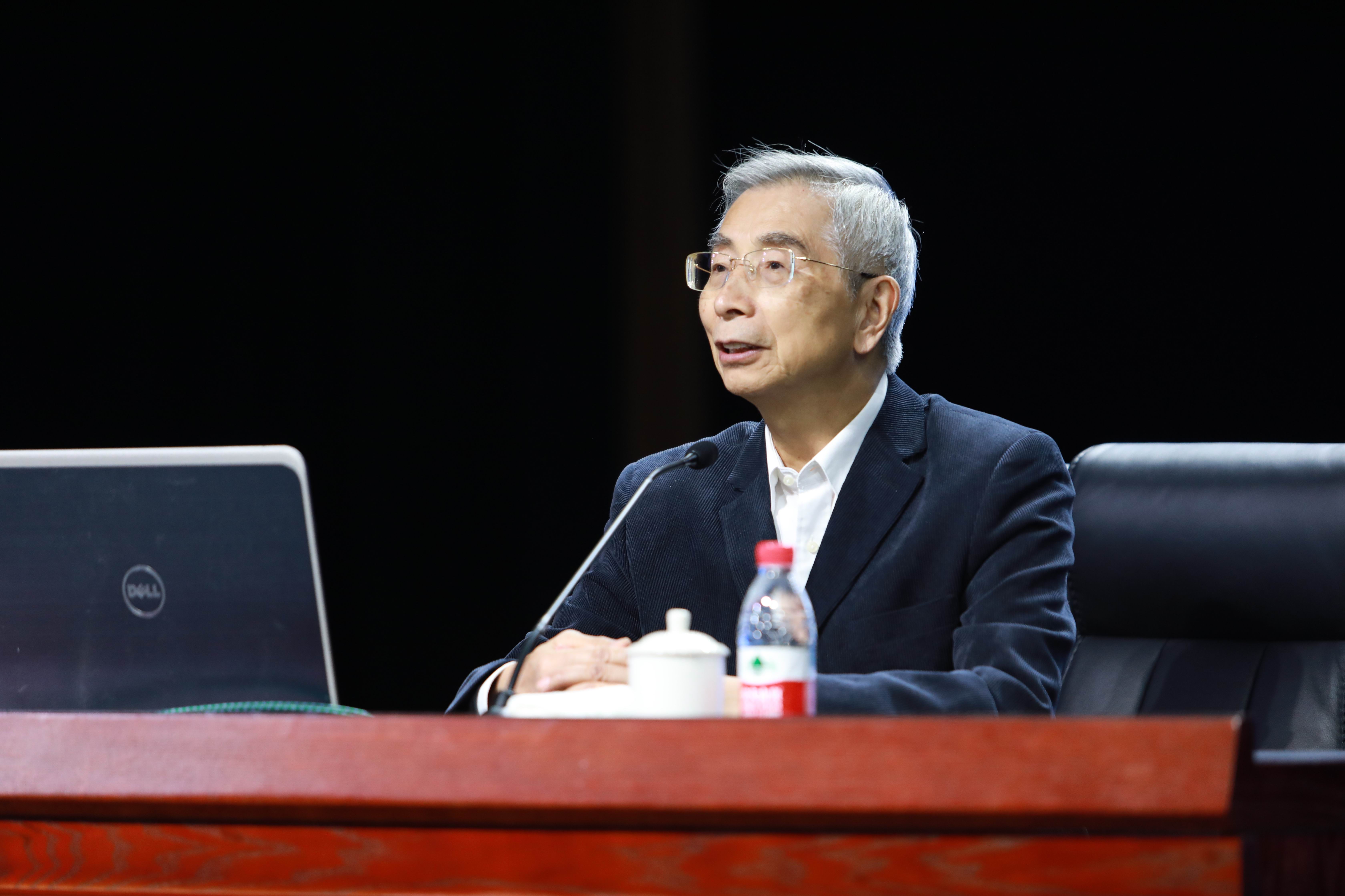 4 倪光南院士授课.jpg