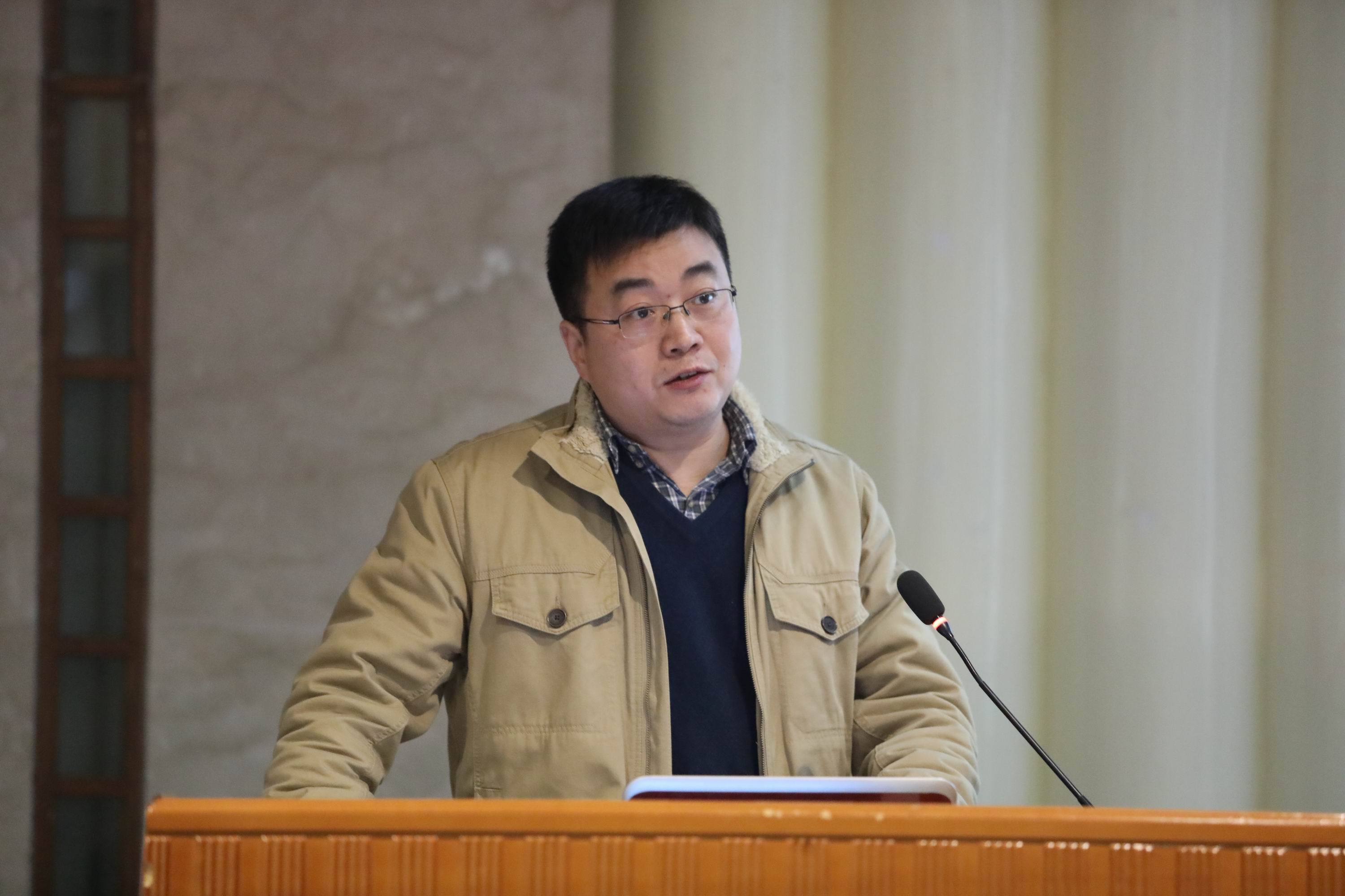 6 华中师范大学黄涛教授作报告.jpg