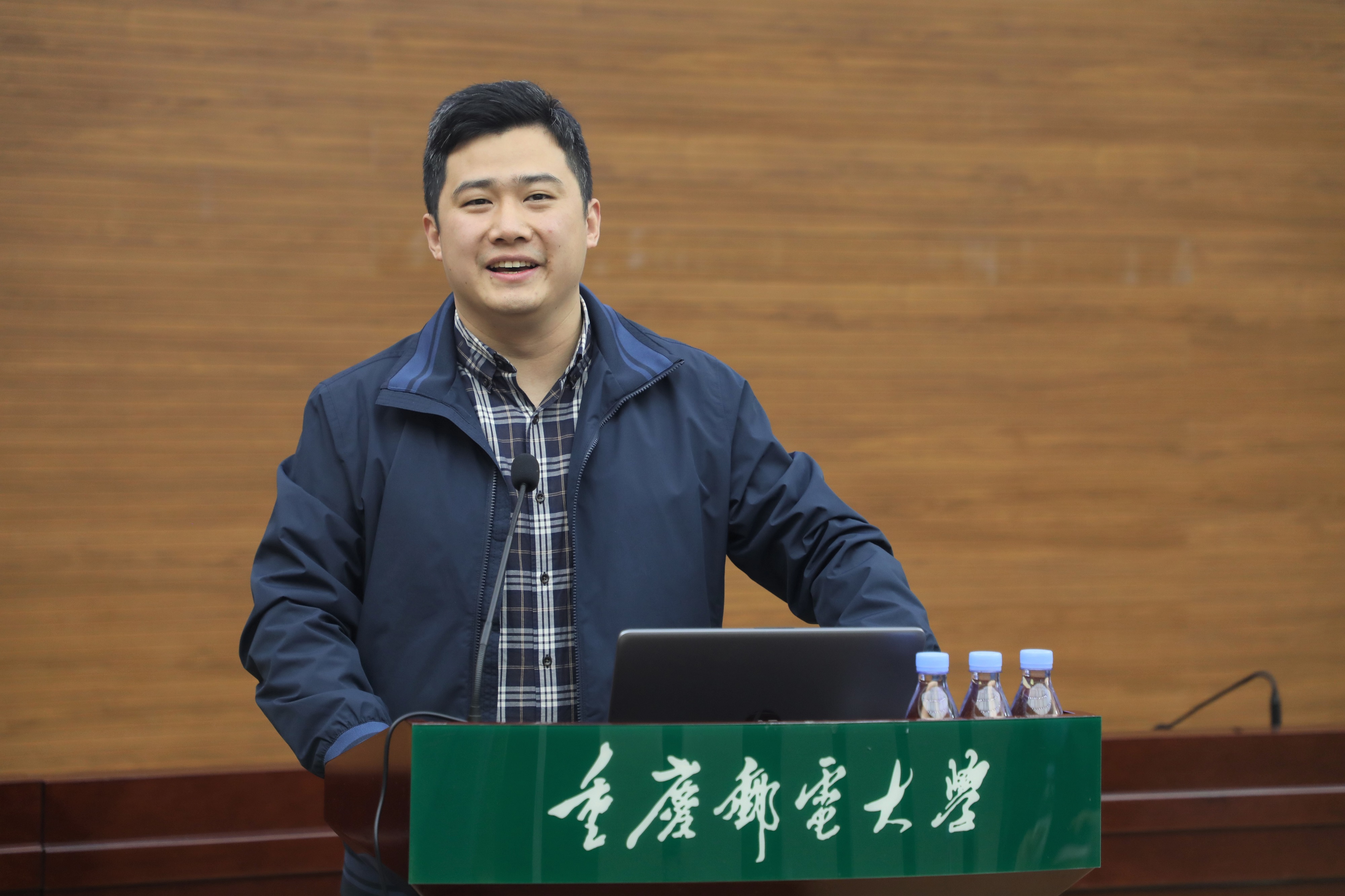 学校召开高水平学术论文撰写及发表经验分享会