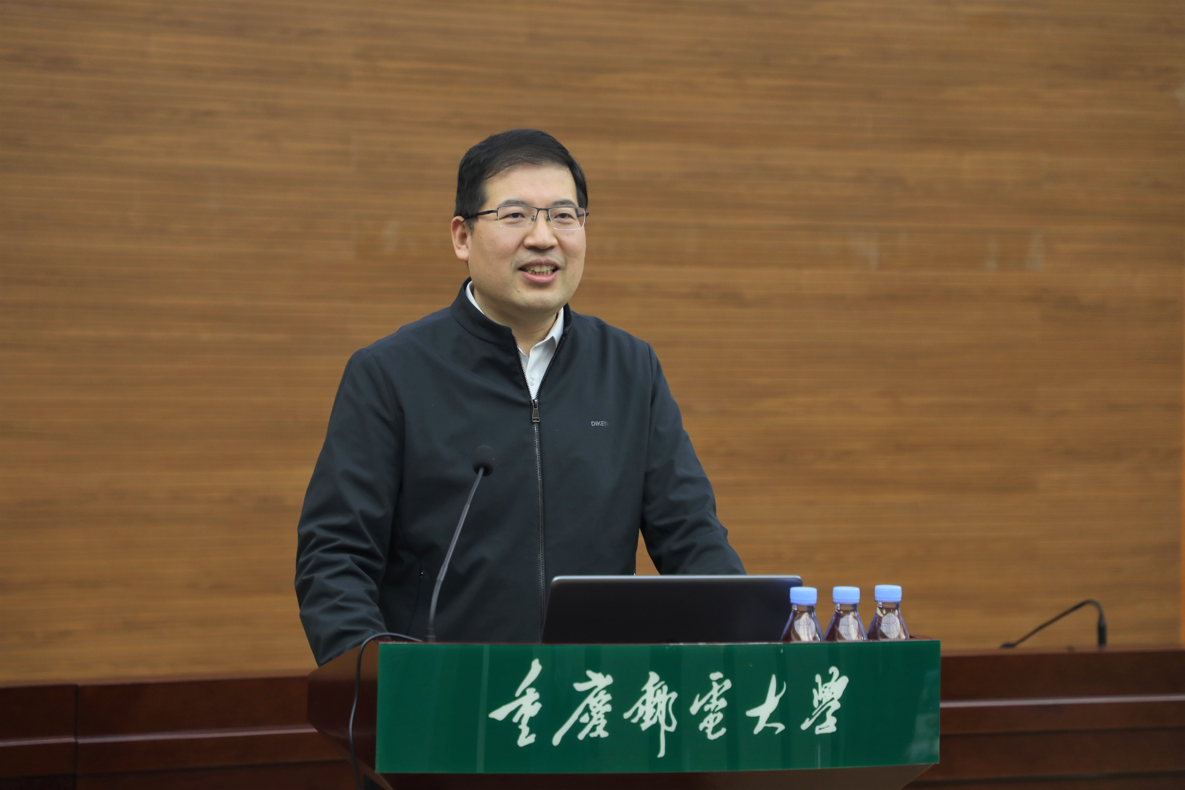 学校召开高水平学术论文撰写及发表经验分享会