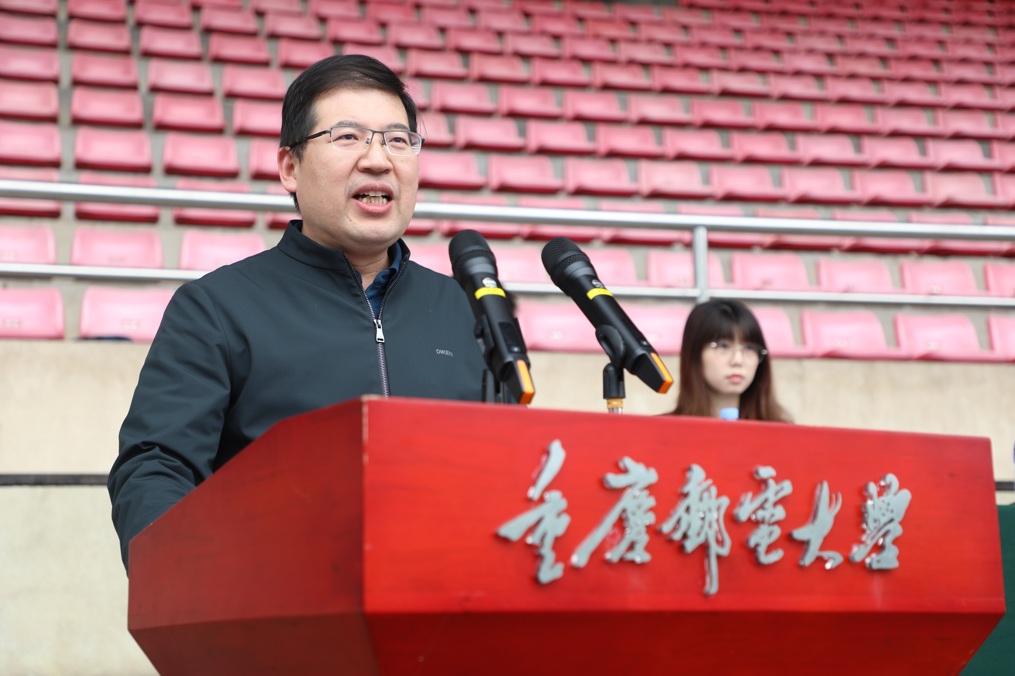 正青春，勇攀登！学校第十六届田径运动会隆重开幕！