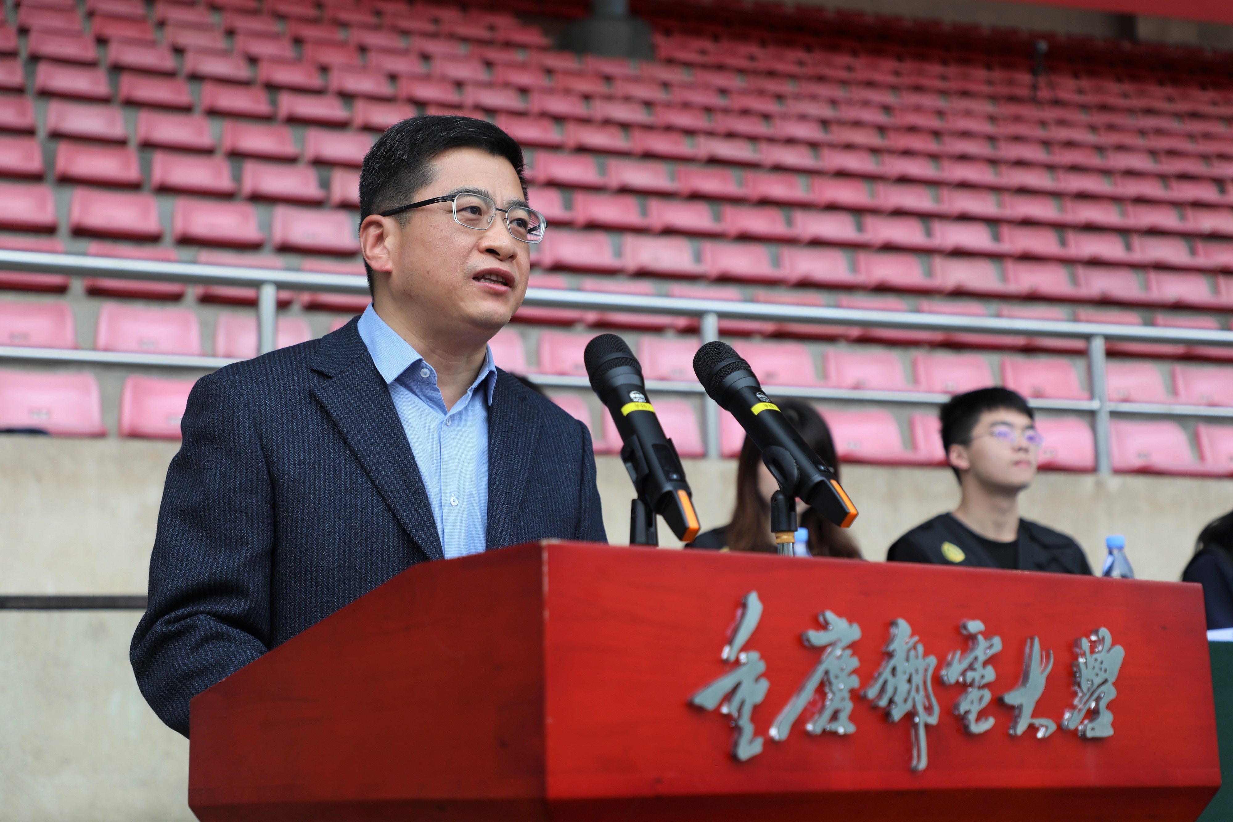 正青春，勇攀登！学校第十六届田径运动会隆重开幕！