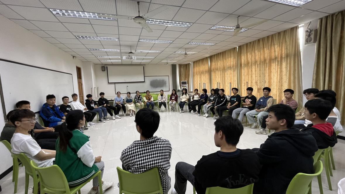 我校启动2022级本科新生适应性团体心理辅导